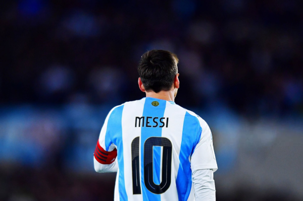 乐众盈 马斯坦托诺：梅西是历史第一人！他全满贯还那么谦逊！